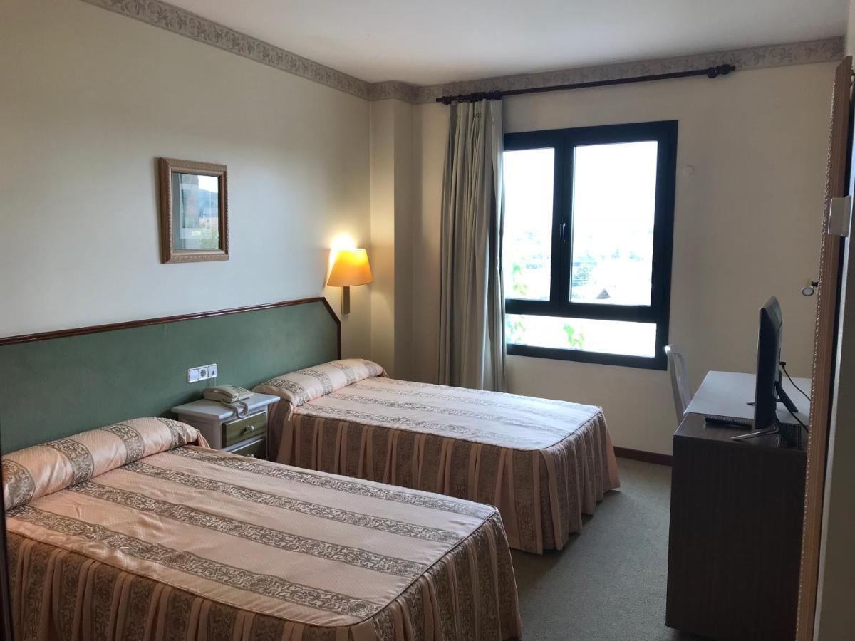 Hotel Magallon Caspe Luaran gambar